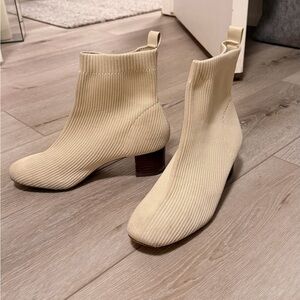 Elegant Knit Cream Ankle Boots